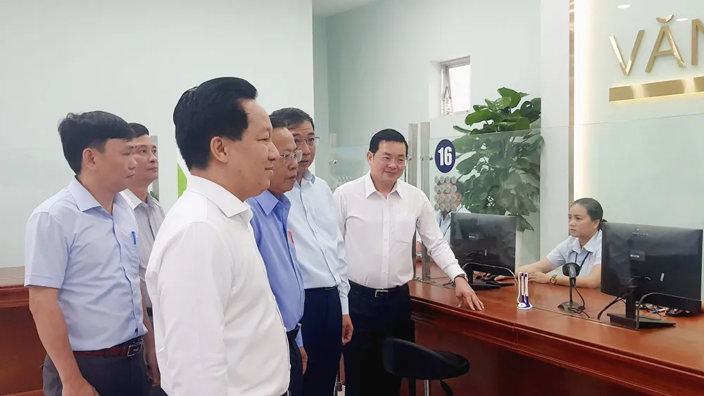 Lãnh đạo Sở TNMT TPHCM và lãnh đạo TP Thủ Đức tham quan Chi nhánh Văn phòng Đăng ký Đất đai TP Thủ Đức Lãnh đạo Sở TNMT TPHCM và lãnh đạo TP Thủ Đức tham quan Chi nhánh Văn phòng Đăng ký Đất đai TP Thủ Đức