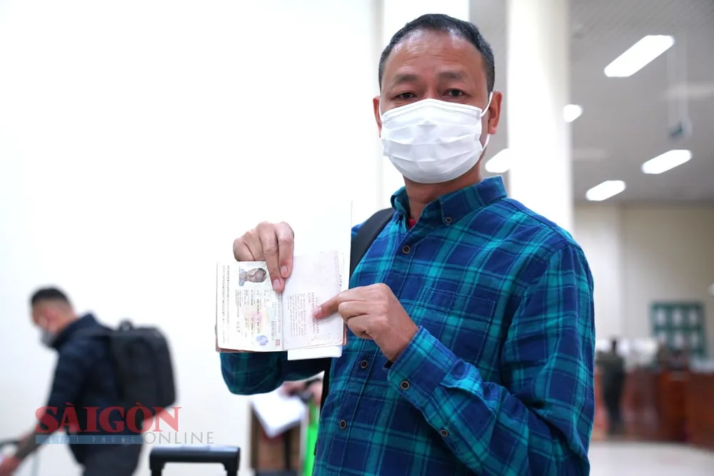 Anh Chen ZuoQing vui mừng vì được về quê thăm người thân. Ảnh: ĐỖ TRUNG Anh Chen ZuoQing vui mừng vì được về quê thăm người thân. Ảnh: ĐỖ TRUNG