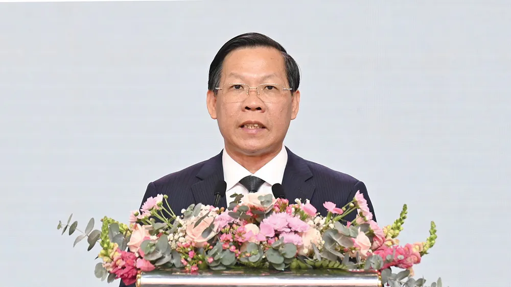 Chủ tịch UBND TPHCM Phan Văn Mãi phát biểu tại lễ hội. Ảnh: VIỆT DŨNG