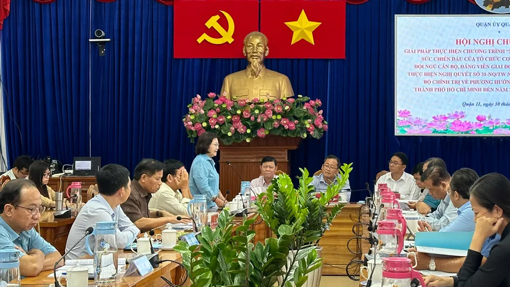 Các đại biểu thảo luận tại hội nghị Các đại biểu thảo luận tại hội nghị