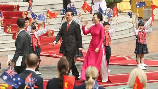 Chủ tịch nước Võ Văn Thưởng và phu nhân chủ trì lễ đón. Ảnh: QUANG PHÚC