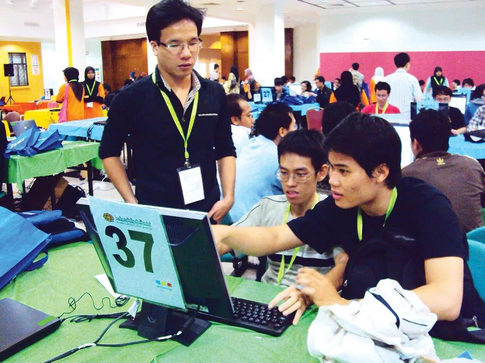 3 cựu sinh viên Khoa CNTT Trường Đại học Khoa học Tự nhiên có mặt tại vòng chung kết thế giới ICPC đều đạt học bổng trở thành tiến sĩ tại những trường đại học danh giá của Mỹ và Pháp