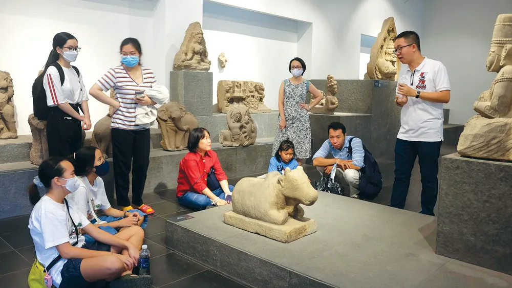 Các hoạt động của Vang vọng trống chầukết hợp học và khám phá văn hóa bản địa Các hoạt động của Vang vọng trống chầukết hợp học và khám phá văn hóa bản địa