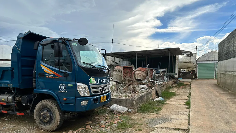 Trụ sở của Công ty CP xây dựng Lê Nguyễn Lâm Đồng được đặt trong một con hẻm nhỏ trên đường Hồ Xuân Hương, TP Đà Lạt. Ảnh: ĐOÀN KIÊN