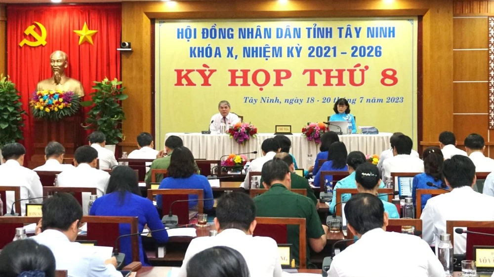 Các đại biểu HĐND tỉnh Tây Ninh khóa X, tham dự kỳ họp thứ 8