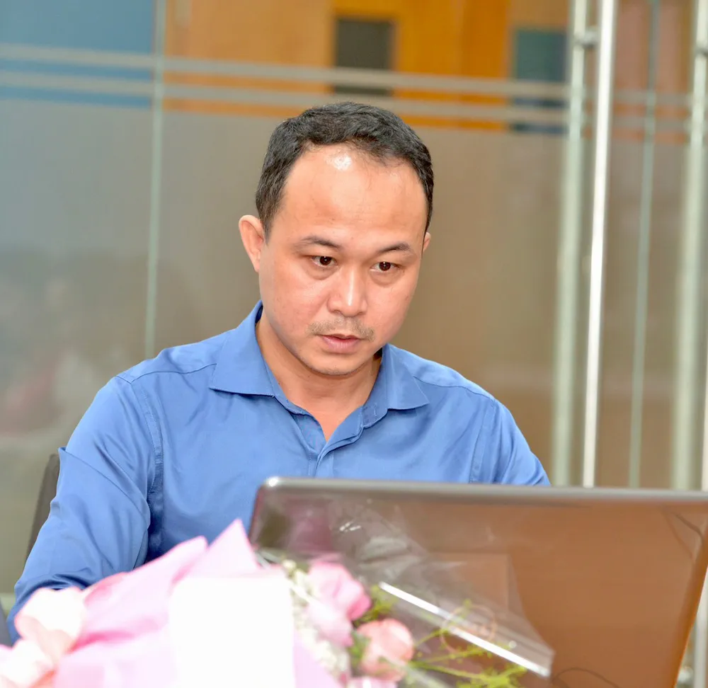 ThS Nguyễn Đỗ Tùng đang trả lời câu hỏi của thí sinh. Ảnh: CAO THĂNG ThS Nguyễn Đỗ Tùng đang trả lời câu hỏi của thí sinh. Ảnh: CAO THĂNG