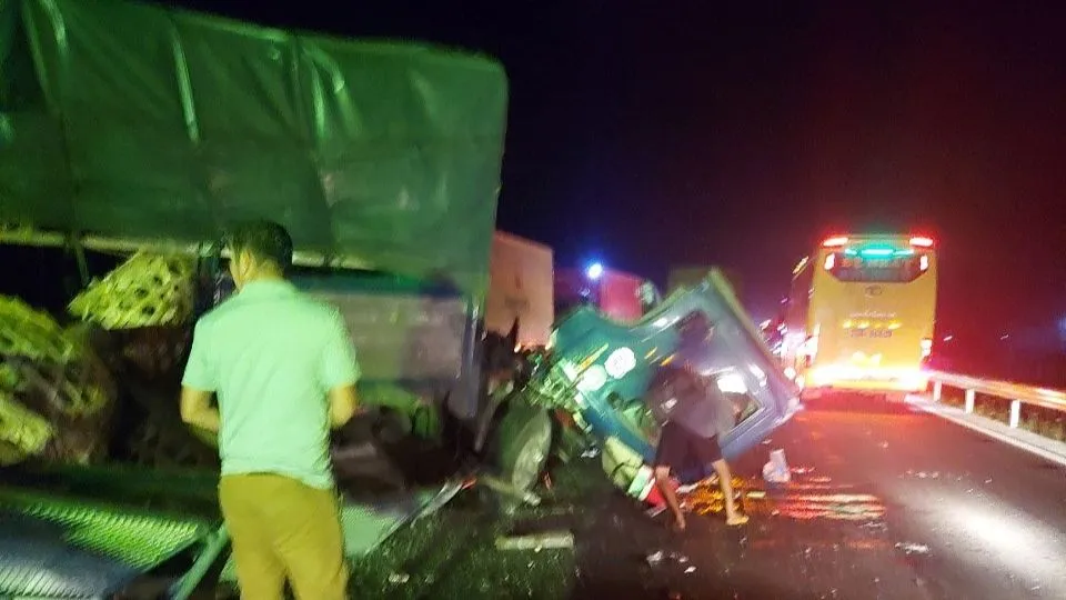 Một vụ tai nạn giao thông trên cao tốc Vĩnh Hảo - Phan Thiết xảy ra hôm 24-7