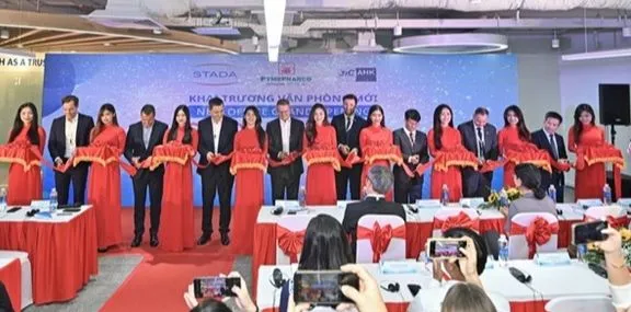 Lễ cắt băng khánh thành Văn phòng STADA Pymepharco tại TPHCM