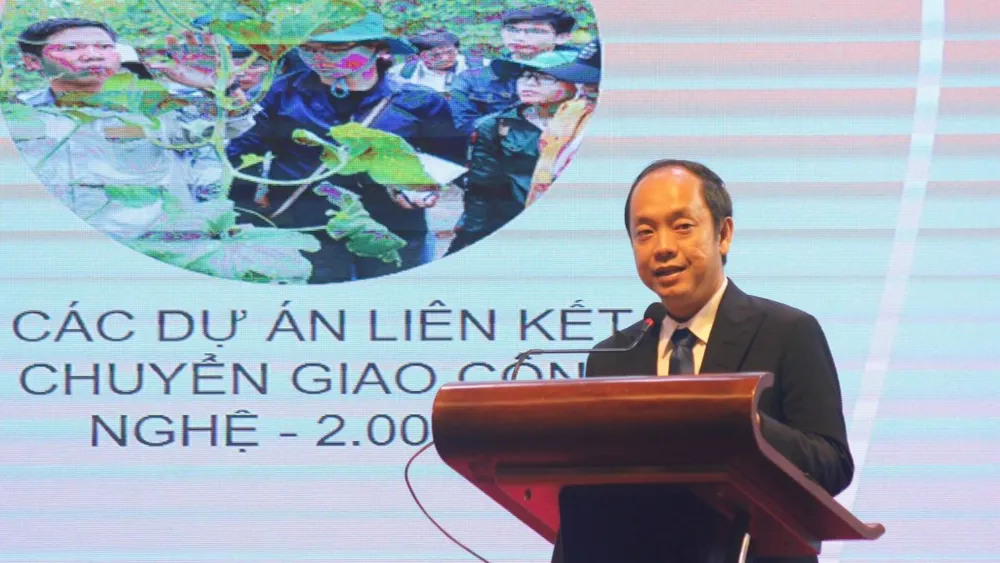 Tổng Giám đốc UNIFARM Phạm Quốc Liêm phát biểu tham luận chủ đề &quot;Đào tạo nhân lực nông nghiệp đáp ứng yêu cầu trong bối cảnh mới&quot;