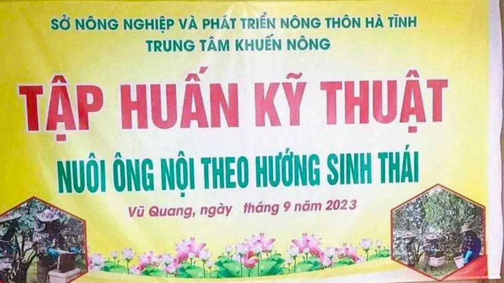 Tấm phông gây xôn xao trên mạng xã hội được xác định là do lỗi của đơn vị in ấn và được treo trước khi buổi tập huấn chưa diễn ra Tấm phông gây xôn xao trên mạng xã hội được xác định là do lỗi của đơn vị in ấn và được treo trước khi buổi tập huấn chưa diễn ra