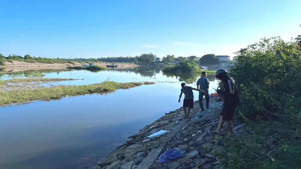 Khu vực phát hiện thi thể bé Đ.T.H. Khu vực phát hiện thi thể bé Đ.T.H.