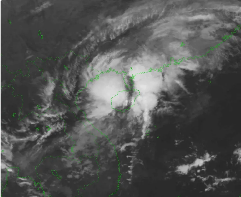 Hình ảnh bão số 5. Nguồn: TTDBKTTVQG Hình ảnh bão số 5. Nguồn: TTDBKTTVQG