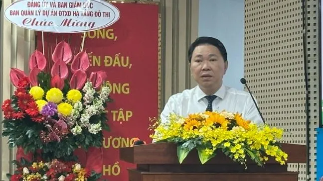 Ông Trần Hoàng Quân, Giám đốc Sở Xây dựng TPHCM phát biểu tại hội nghị. Ảnh: THANH HIỀN tong-ket-so-xay-dung.jpg