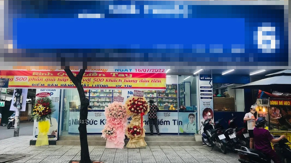 Một hộ kinh doanh nhà thuốc bị lực lượng chức năng phát hiện bán sữa giả nha-thuoc.jpg