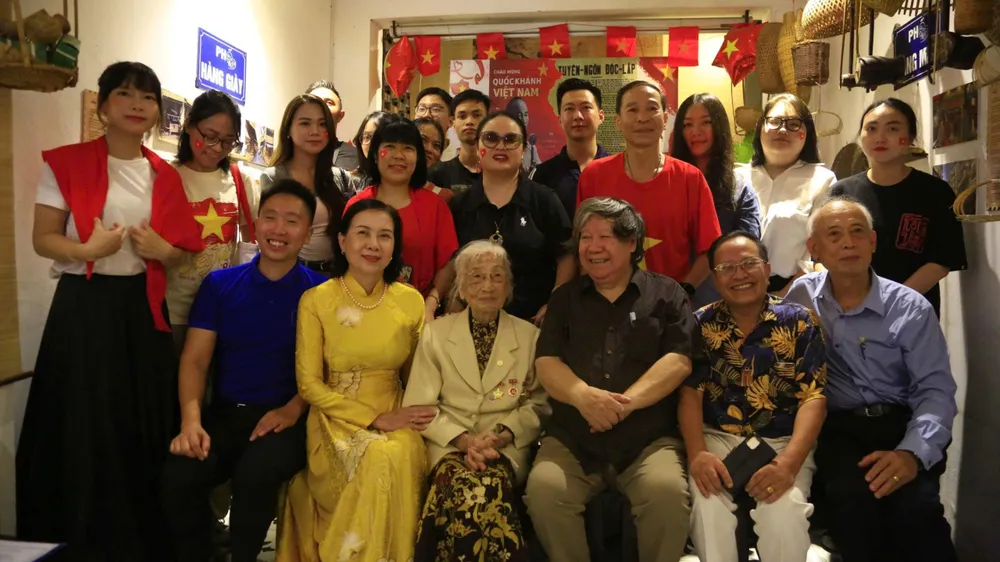 Nhà sử học Lê Văn Lan chia sẻ những câu chuyện về Tết Độc lập năm 1945 tại sự kiện LAN.jpg