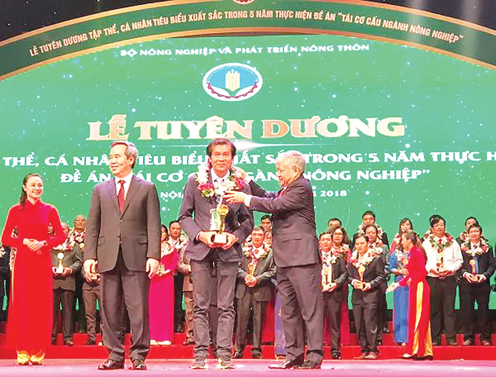 Canh tác lúa thông minh thích ứng với biến đổi khí hậu: Nhân rộng khắp 13 tỉnh thành ĐBSCL ảnh 2