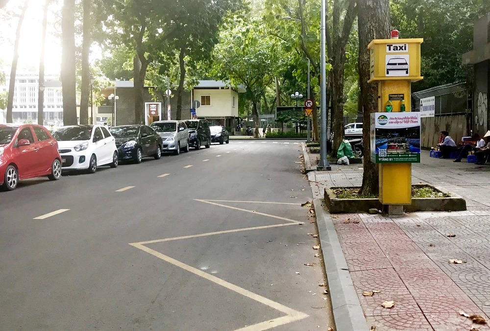 Điểm đón taxi cố định ế khách ảnh 1 Điểm đón taxi cố định ế khách ảnh 1