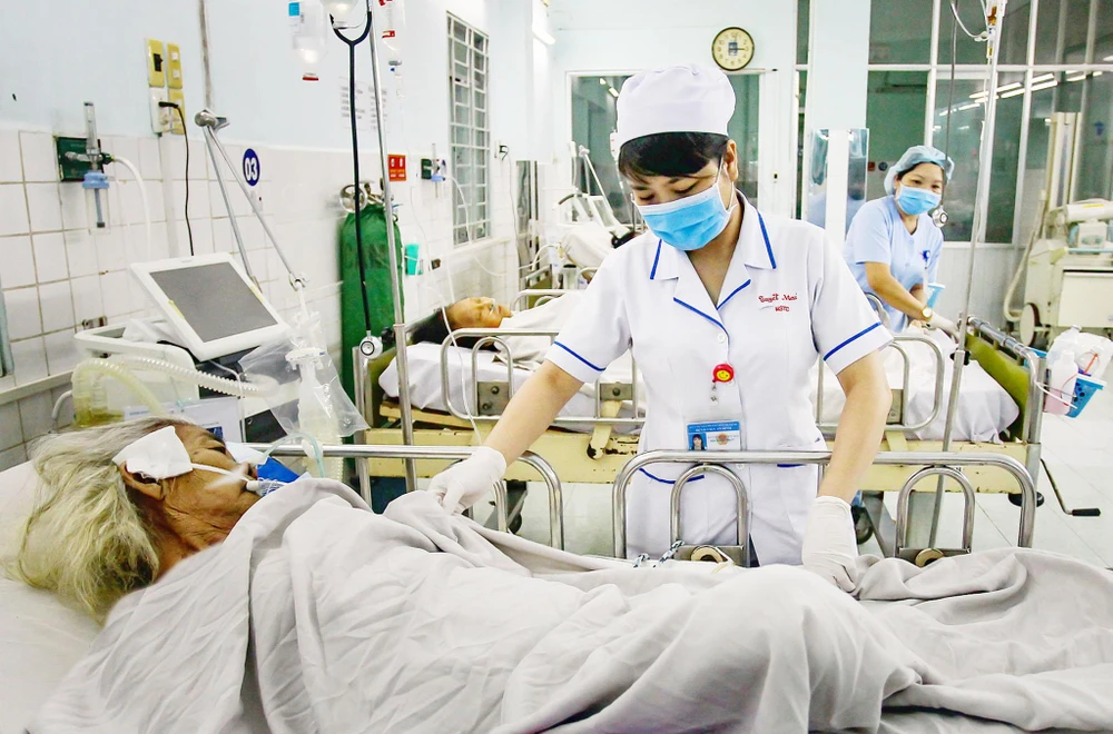 Thầm lặng nghề điều dưỡng ảnh 2 Thầm lặng nghề điều dưỡng ảnh 2