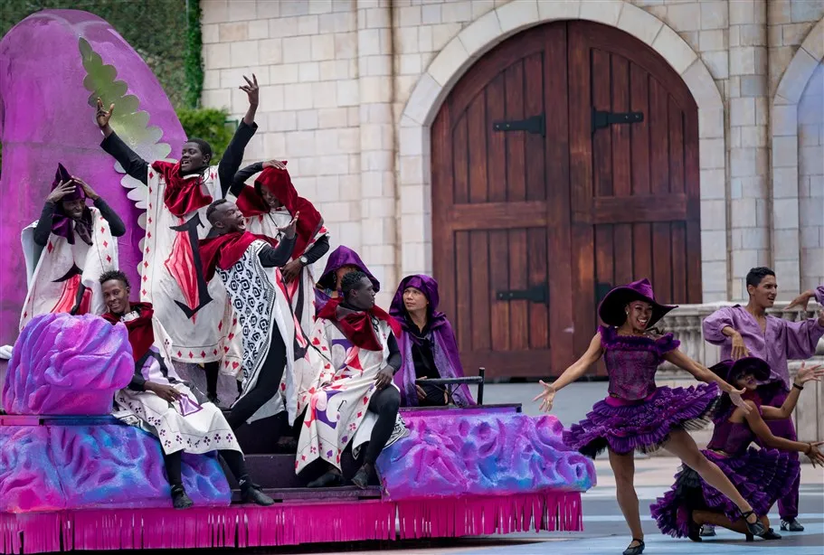 Choáng ngợp với những xứ sở đẹp chất ngất trong show “Vũ hội Ánh Dương” ảnh 3