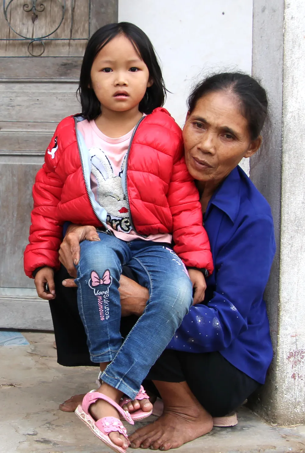 Hai bà cháu khổ nghèo, không nơi nương tựa ảnh 1