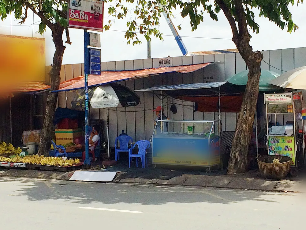 Nhếch nhác trạm dừng, nhà chờ xe buýt ảnh 6