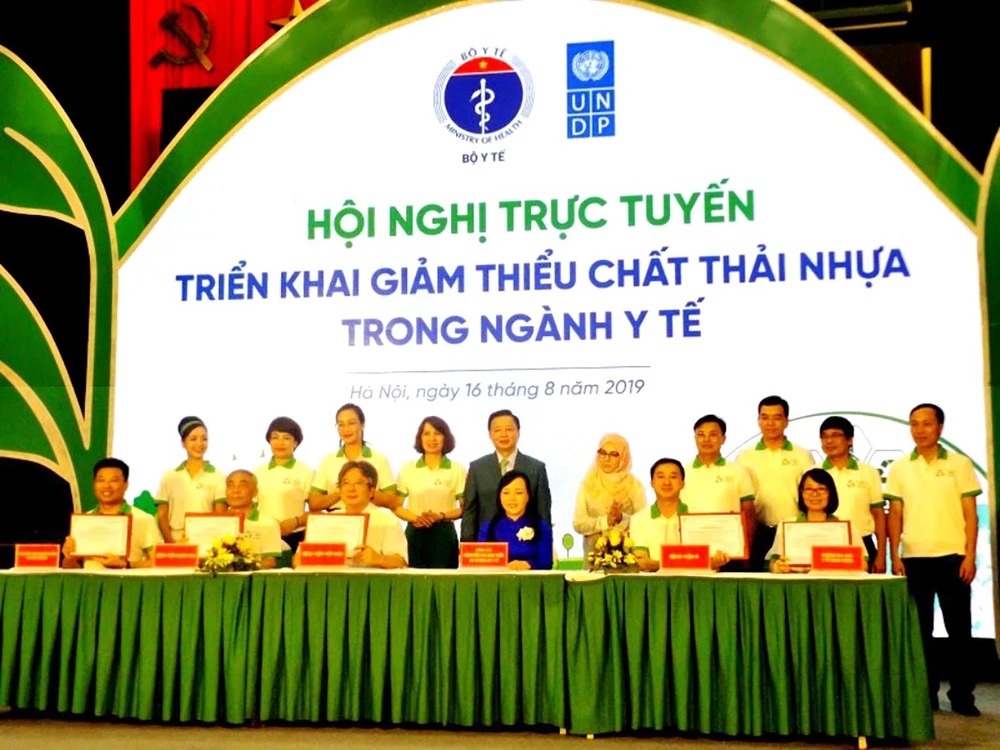 Giảm thiểu chất thải nhựa trong y tế ảnh 2 Giảm thiểu chất thải nhựa trong y tế ảnh 2