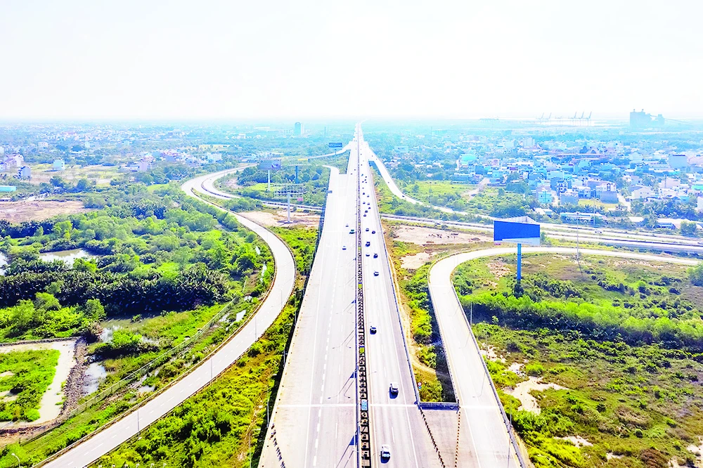 Việc đẩy mạnh phát triển hạ tầng giao thông tạo động lực cho Đồng Nai bứt phá