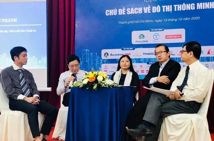 Các đại biểu trao đổi tại buổi tọa đàm. Ảnh: ttbc-hcm.gov.vn