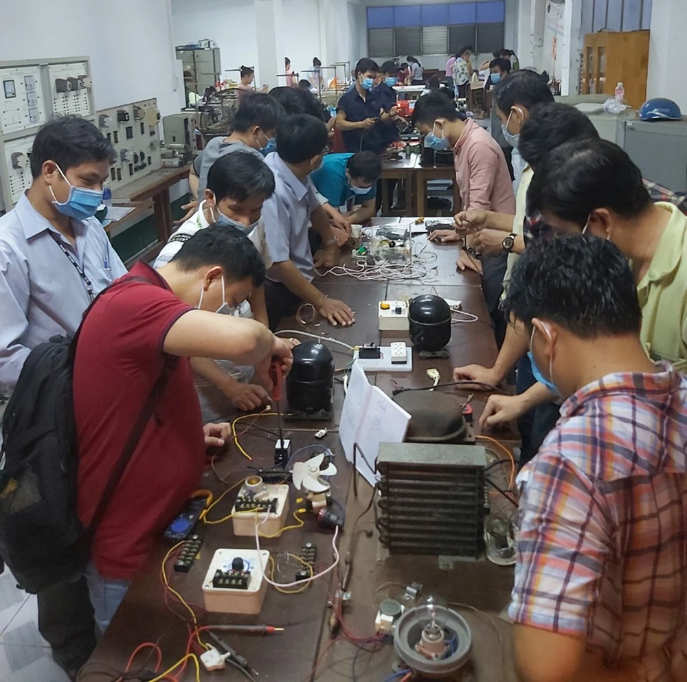 Nâng cao tay nghề người lao động: Phải gắn doanh nghiệp với đào tạo ảnh 1 Nâng cao tay nghề người lao động: Phải gắn doanh nghiệp với đào tạo ảnh 1