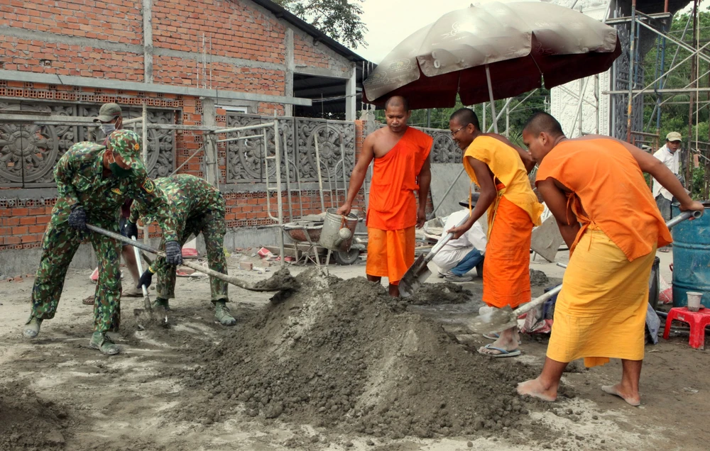 Chăm lo tết Chôl Chnăm Thmây cho đồng bào Khmer Nam bộ