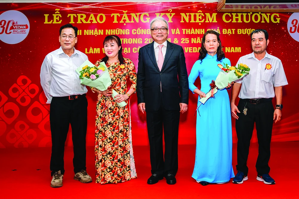 Vedan Việt Nam tri ân 139 nhân viên gắn bó 20-25 năm ảnh 2 Vedan Việt Nam tri ân 139 nhân viên gắn bó 20-25 năm ảnh 2