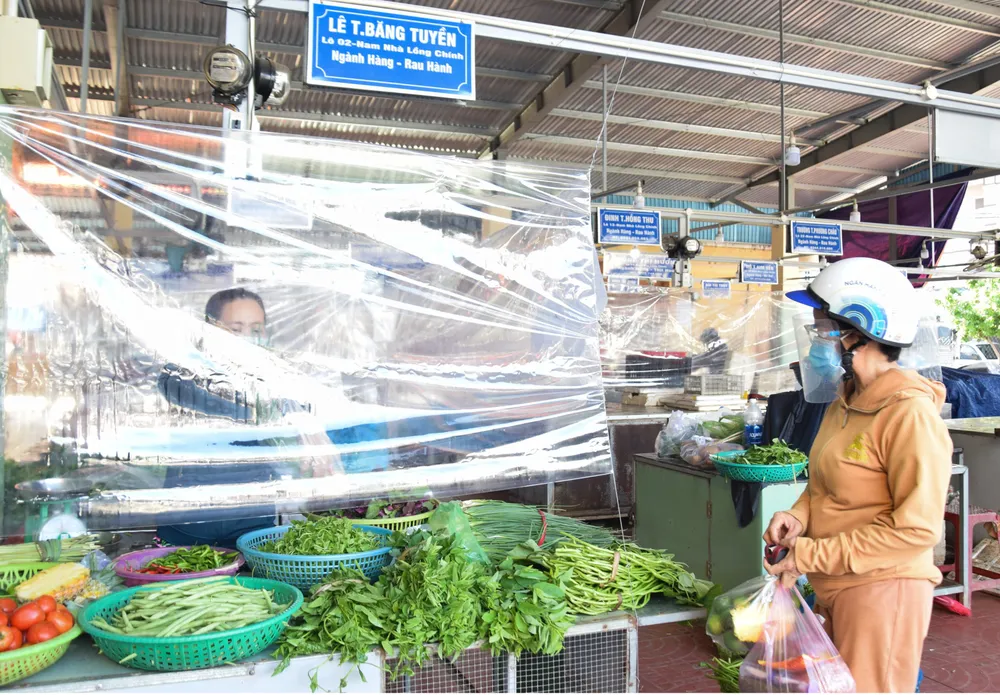 Nhiều địa phương từng bước “bình thường mới” ảnh 1 Nhiều địa phương từng bước “bình thường mới” ảnh 1