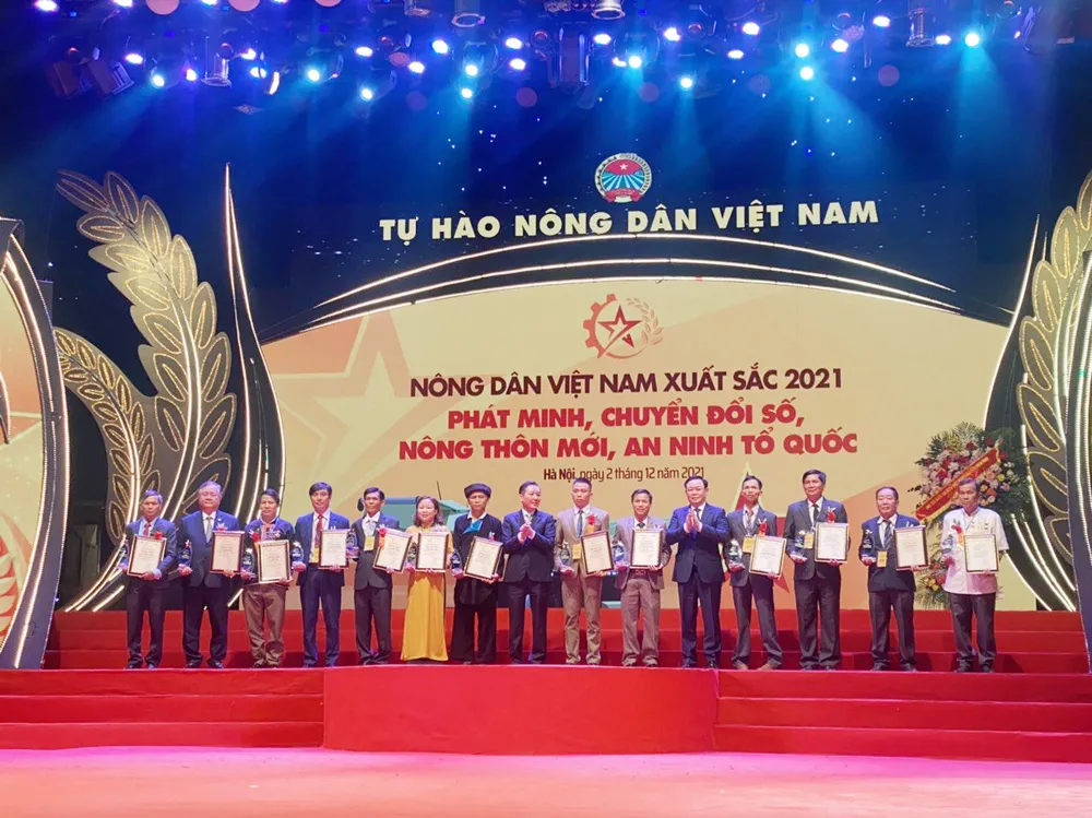 Giải thưởng Nông dân Việt Nam xuất sắc 2021: Tự hào nông dân Việt Nam ảnh 1 Giải thưởng Nông dân Việt Nam xuất sắc 2021: Tự hào nông dân Việt Nam ảnh 1