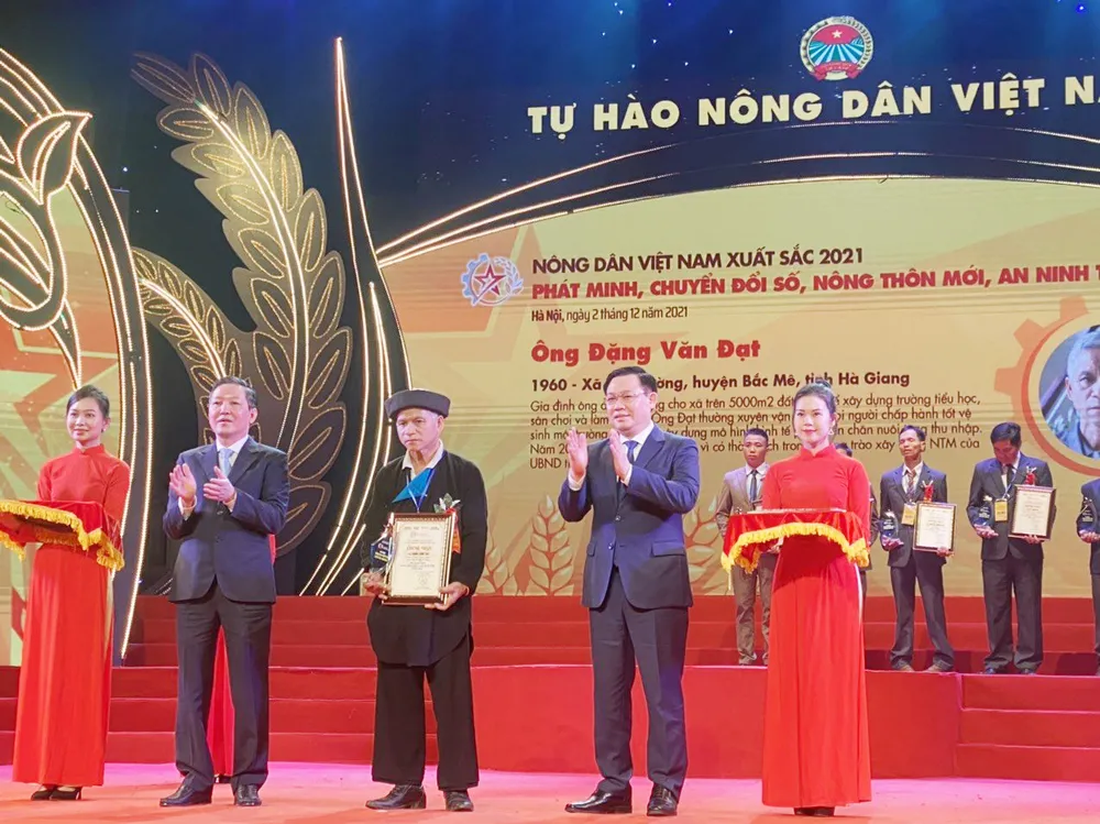 Giải thưởng Nông dân Việt Nam xuất sắc 2021: Tự hào nông dân Việt Nam ảnh 2 Giải thưởng Nông dân Việt Nam xuất sắc 2021: Tự hào nông dân Việt Nam ảnh 2