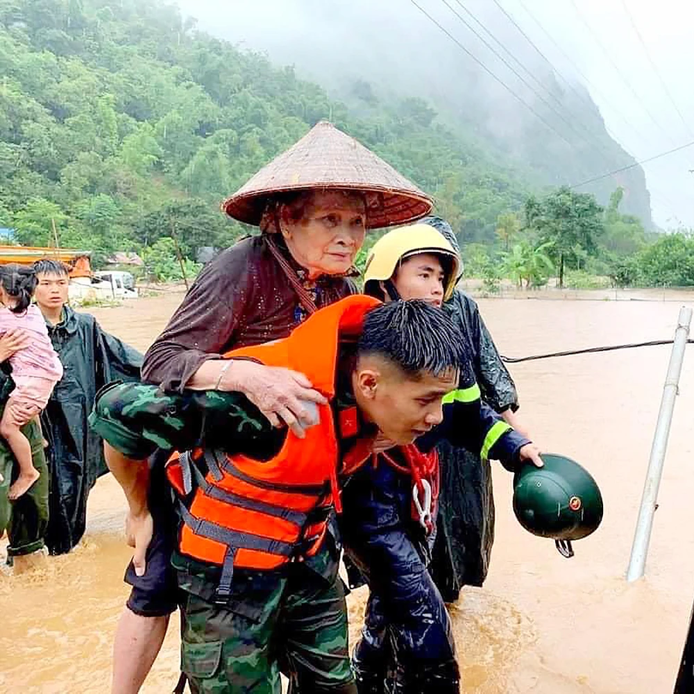 Tây Bắc: Mưa lớn gây sạt lở nhiều nơi ảnh 1 Tây Bắc: Mưa lớn gây sạt lở nhiều nơi ảnh 1