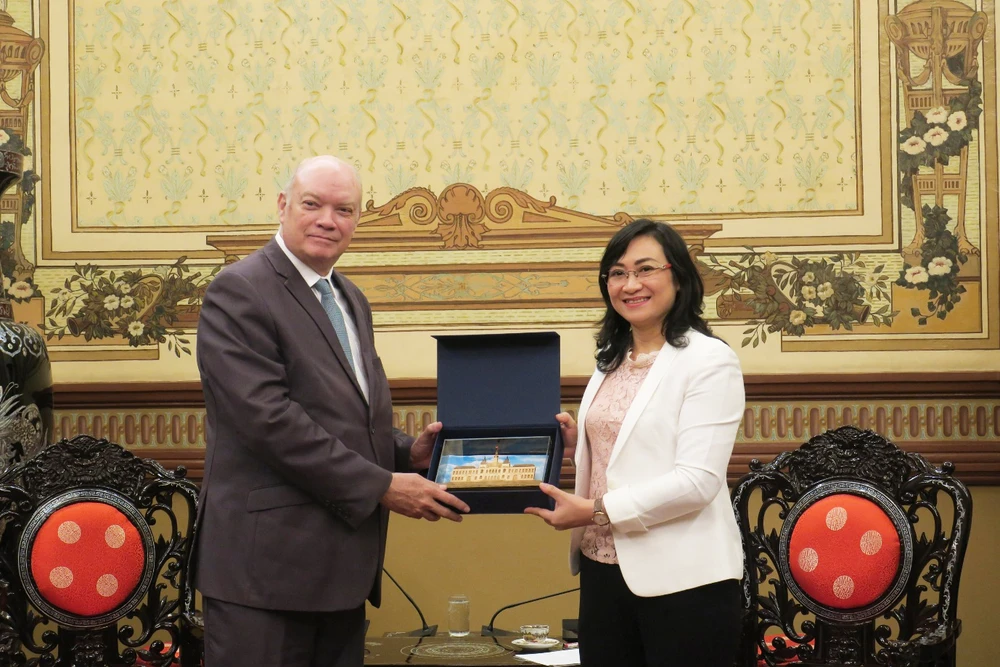 TPHCM mong muốn học hỏi thêm kinh nghiệm của Cuba về y tế ảnh 1 TPHCM mong muốn học hỏi thêm kinh nghiệm của Cuba về y tế ảnh 1