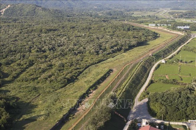 Quang cảnh khu phi quân sự liên Triều (DMZ) tại Cheorwon, tỉnh Gangwon, Hàn Quốc. Ảnh: Yonhap/TTXVN