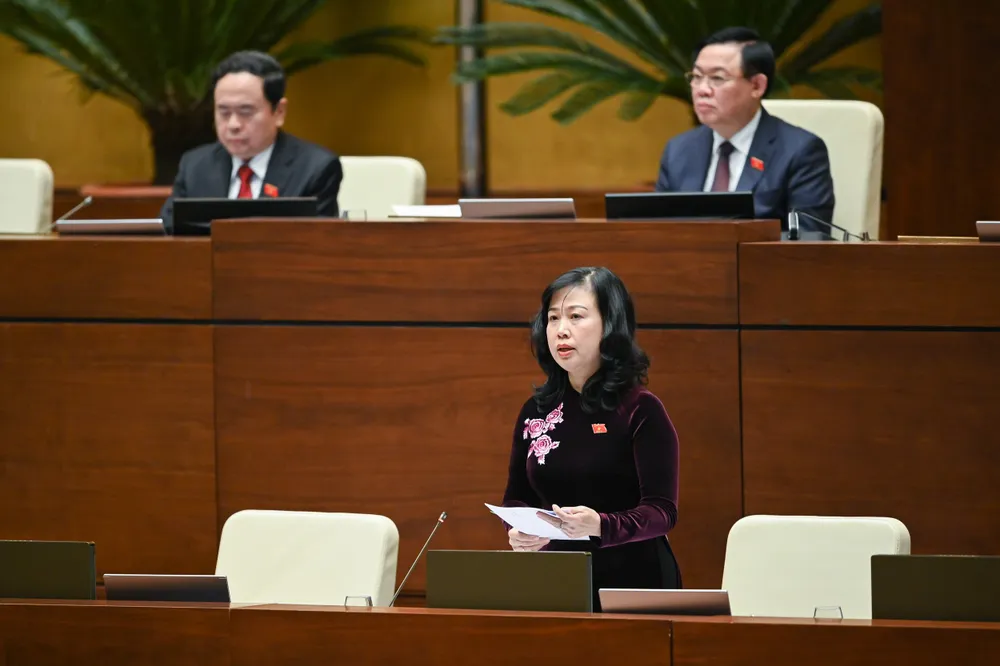 Bộ trưởng Bộ Y tế Đào Hồng Lan giải trình, làm rõ một số vấn đề đại biểu Quốc hội nêu. Ảnh: QUANG PHÚC Bộ trưởng Bộ Y tế Đào Hồng Lan giải trình, làm rõ một số vấn đề đại biểu Quốc hội nêu. Ảnh: QUANG PHÚC