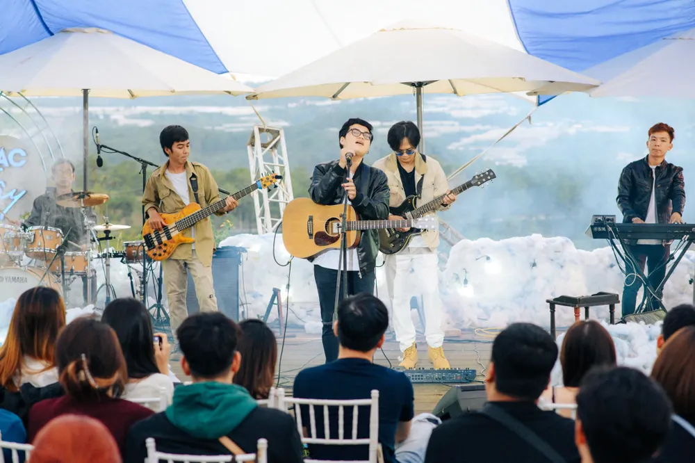 Nhóm nhạc trẻ Chillies. Ảnh: TUẤN HUỲNH