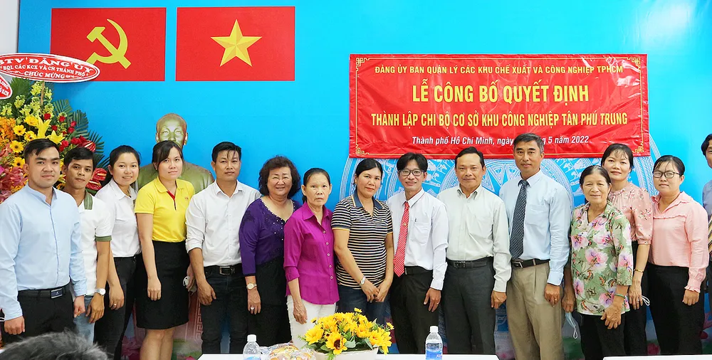 Chi bộ cơ sở khu công nghiệp Tân Phú Trung thuộc Đảng bộ Hepza được thành lập giữa năm 2022. Ảnh: THU HƯỜNG Chi bộ cơ sở khu công nghiệp Tân Phú Trung thuộc Đảng bộ Hepza được thành lập giữa năm 2022. Ảnh: THU HƯỜNG