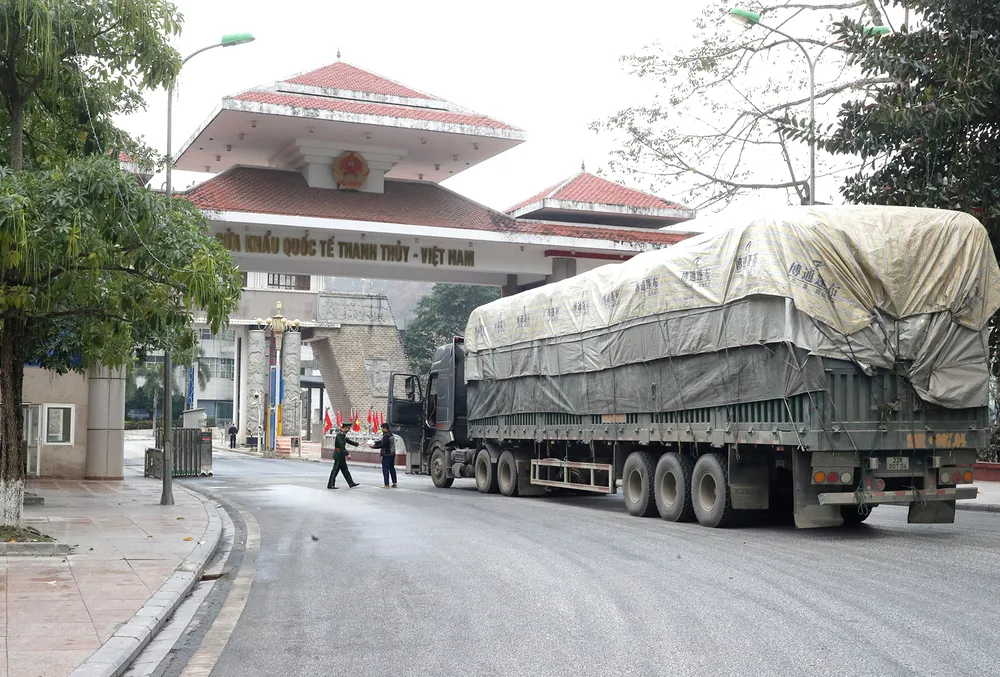 Trong quá trình phát triển kinh tế vùng biên, Cửa khẩu Thanh Thủy (huyện Vị Xuyên, tỉnh Hà Giang) là nơi giao thương giữa nhân dân hai nước Việt Nam - Trung Quốc Trong quá trình phát triển kinh tế vùng biên, Cửa khẩu Thanh Thủy (huyện Vị Xuyên, tỉnh Hà Giang) là nơi giao thương giữa nhân dân hai nước Việt Nam - Trung Quốc