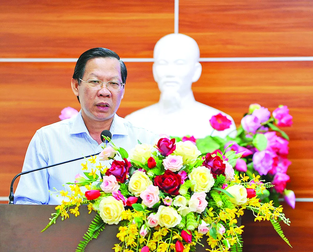 Chủ tịch UBND TPHCM Phan Văn Mãi phát biểu tại hội thảo Chủ tịch UBND TPHCM Phan Văn Mãi phát biểu tại hội thảo