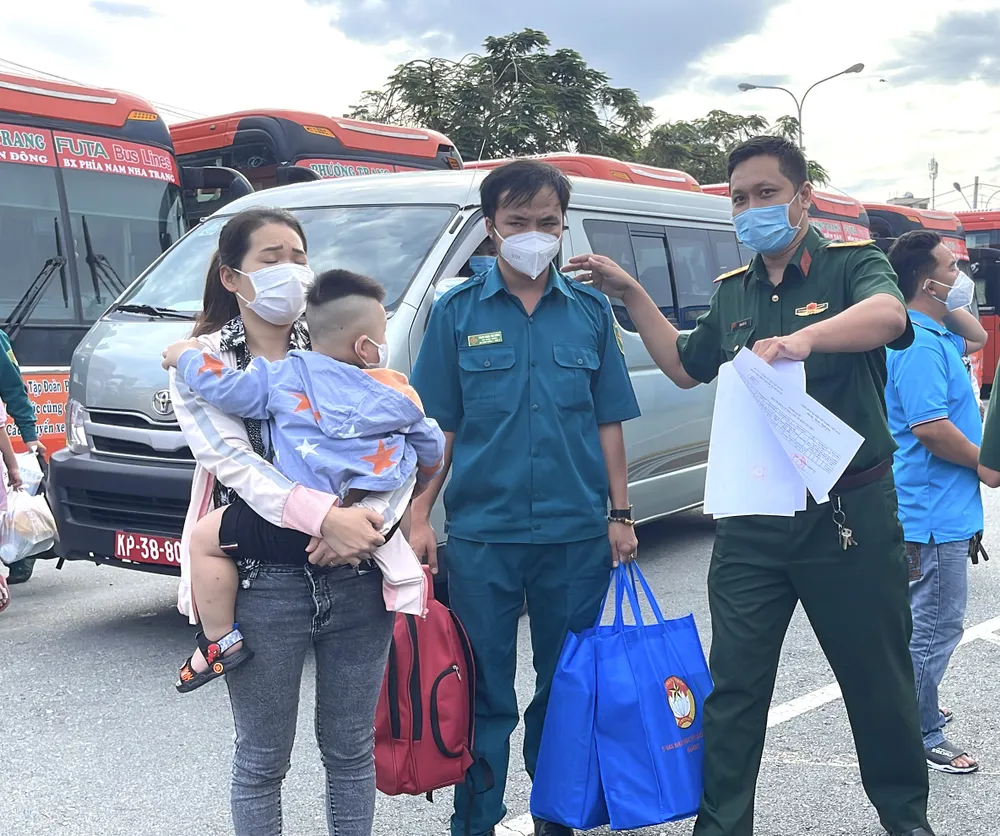 Thành ủy TPHCM yêu cầu nghiêm túc thực hiện các biện pháp phòng chống dịch Covid-19. Ảnh: VĂN MINH