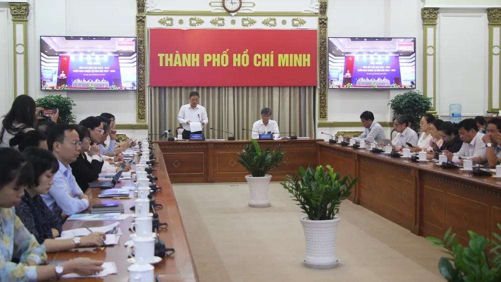 Quang cảnh buổi làm việc chiều 18-8