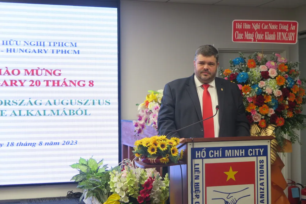 Tổng Lãnh sự Hungary tại TPHCM Lehocz Gabor phát biểu. Ảnh: THỤY VŨ