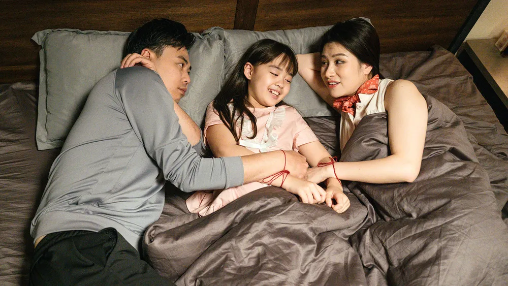 Phim "Nhà mình lạ lắm!" được khán giả chú ý do có cốt truyện mới lạ Ảnh: ĐPCC