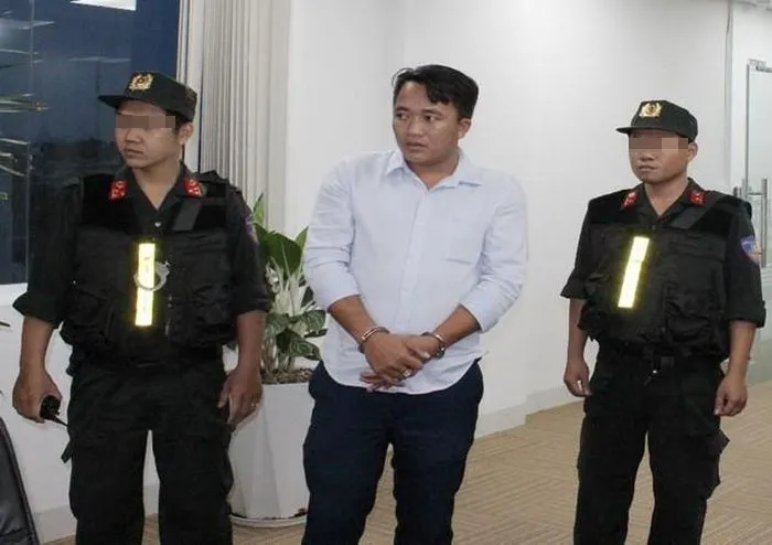 Bị can Nguyễn Văn An, Tổng Giám đốc Công ty Lộc Phúc bị bắt để điều tra về hành vi chiếm đoạt tài sản Bị can Nguyễn Văn An, Tổng Giám đốc Công ty Lộc Phúc bị bắt để điều tra về hành vi chiếm đoạt tài sản