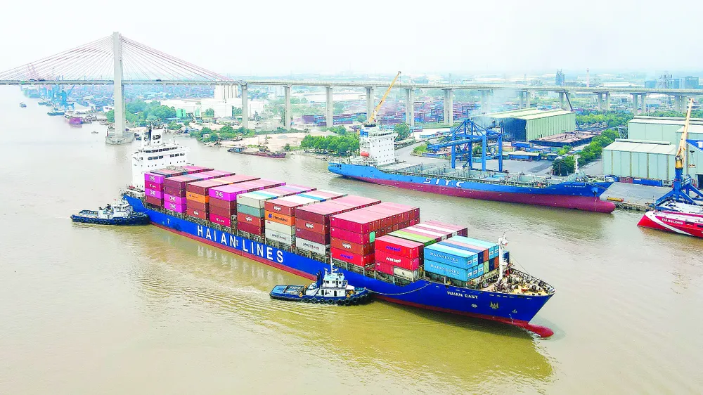 Tàu biển của Công ty Vận tải và xếp dỡ Hải An cập Cảng Sài Gòn (chi nhánh Tân Thuận 2). Ảnh: AN HẢI Tàu biển của Công ty Vận tải và xếp dỡ Hải An cập Cảng Sài Gòn (chi nhánh Tân Thuận 2). Ảnh: AN HẢI