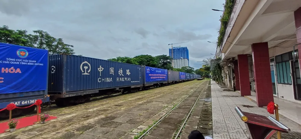 Tàu hàng từ ga Sóng Thần sẽ giúp vận chuyển hàng hóa xuất nhập khẩu đến và đi từ Bình Dương Tàu hàng từ ga Sóng Thần sẽ giúp vận chuyển hàng hóa xuất nhập khẩu đến và đi từ Bình Dương