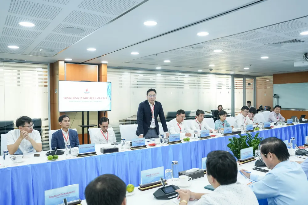 Bí thư Đảng ủy, Chủ tịch Hội đồng quản trị PV GAS Nguyễn Thanh Bình phát biểu chào mừng đoàn công tác tỉnh Quảng Trị Bí thư Đảng ủy, Chủ tịch Hội đồng quản trị PV GAS Nguyễn Thanh Bình phát biểu chào mừng đoàn công tác tỉnh Quảng Trị